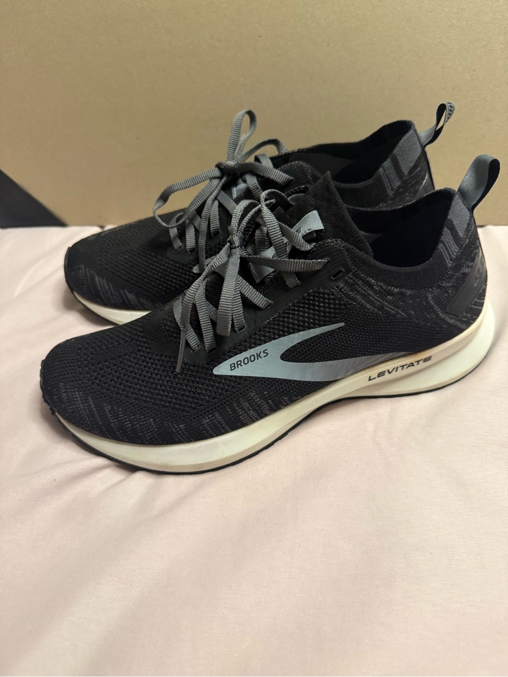 Brooks Levitate Women's Athletic Shoes in Black and Gray